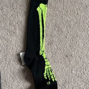NWT Skeleton socks medium